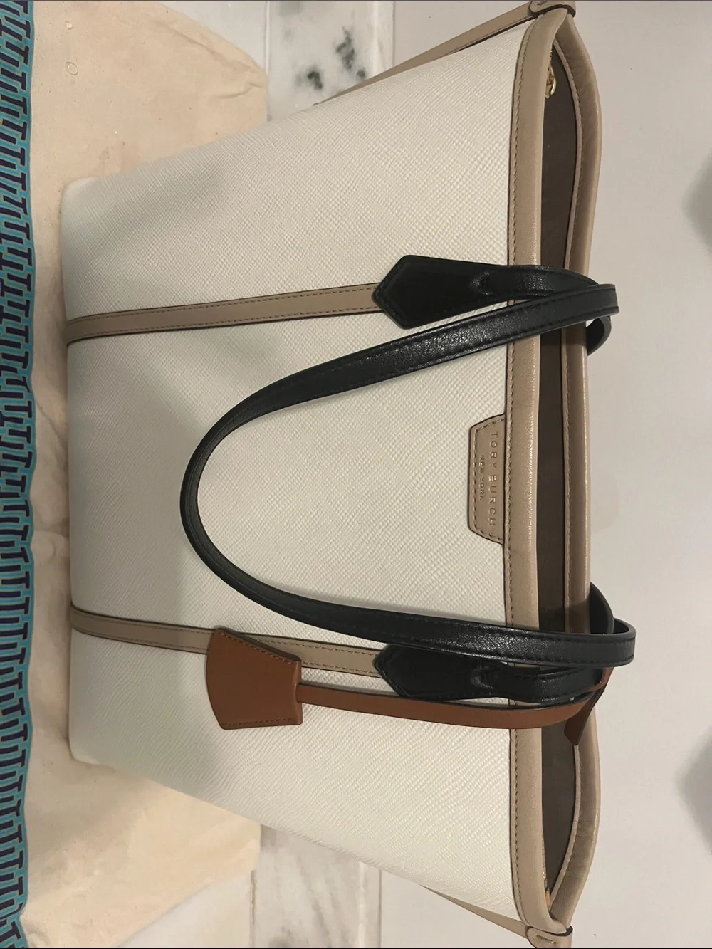 Tory Burch tote handles silhouette